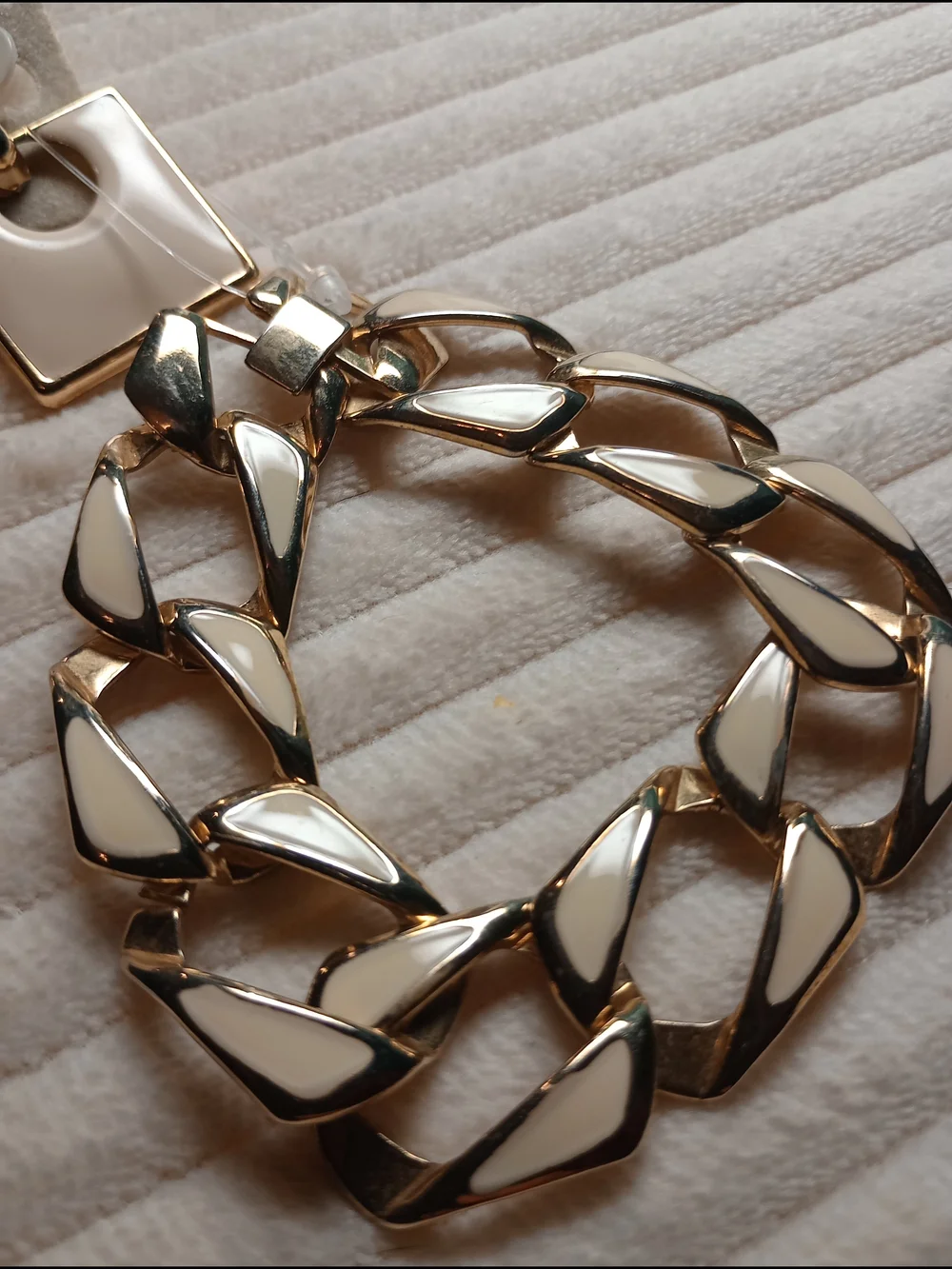 Fashion Jewelry Gold-Tone Chain Bracelet with Cream Enamel Square Drop Earrings